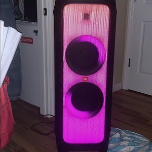 JBL Partybox 1000 Speaker